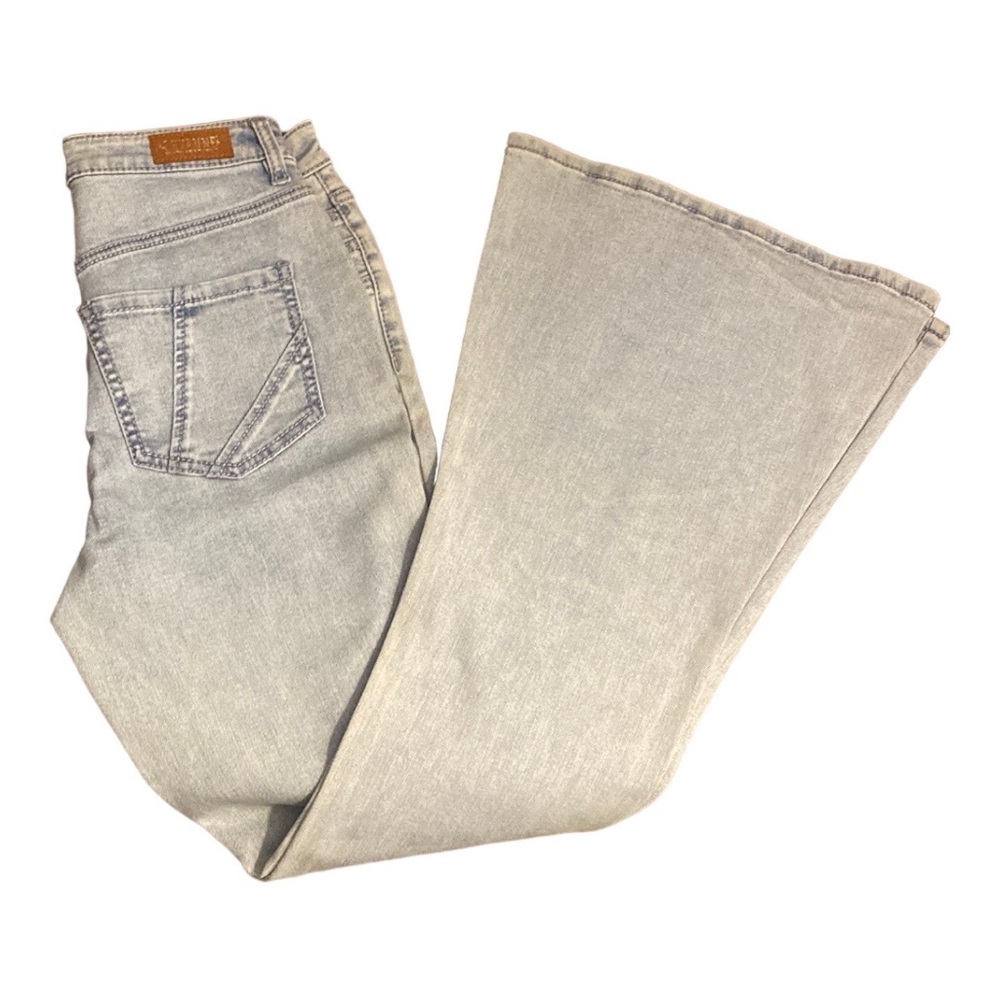 Shyanne Women’s High Rise Flare/Wide leg Denim Jeans.